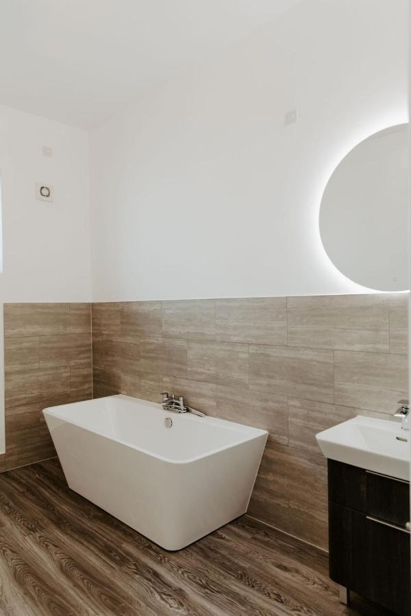 Lionheart Large Luxury Lodge - Sleeps 10- Dog Friendly,Near Sherwood Forest At Fairview Farm Nottingham Great For Family Gatherings ,Groups ,Parties Zewnętrze zdjęcie